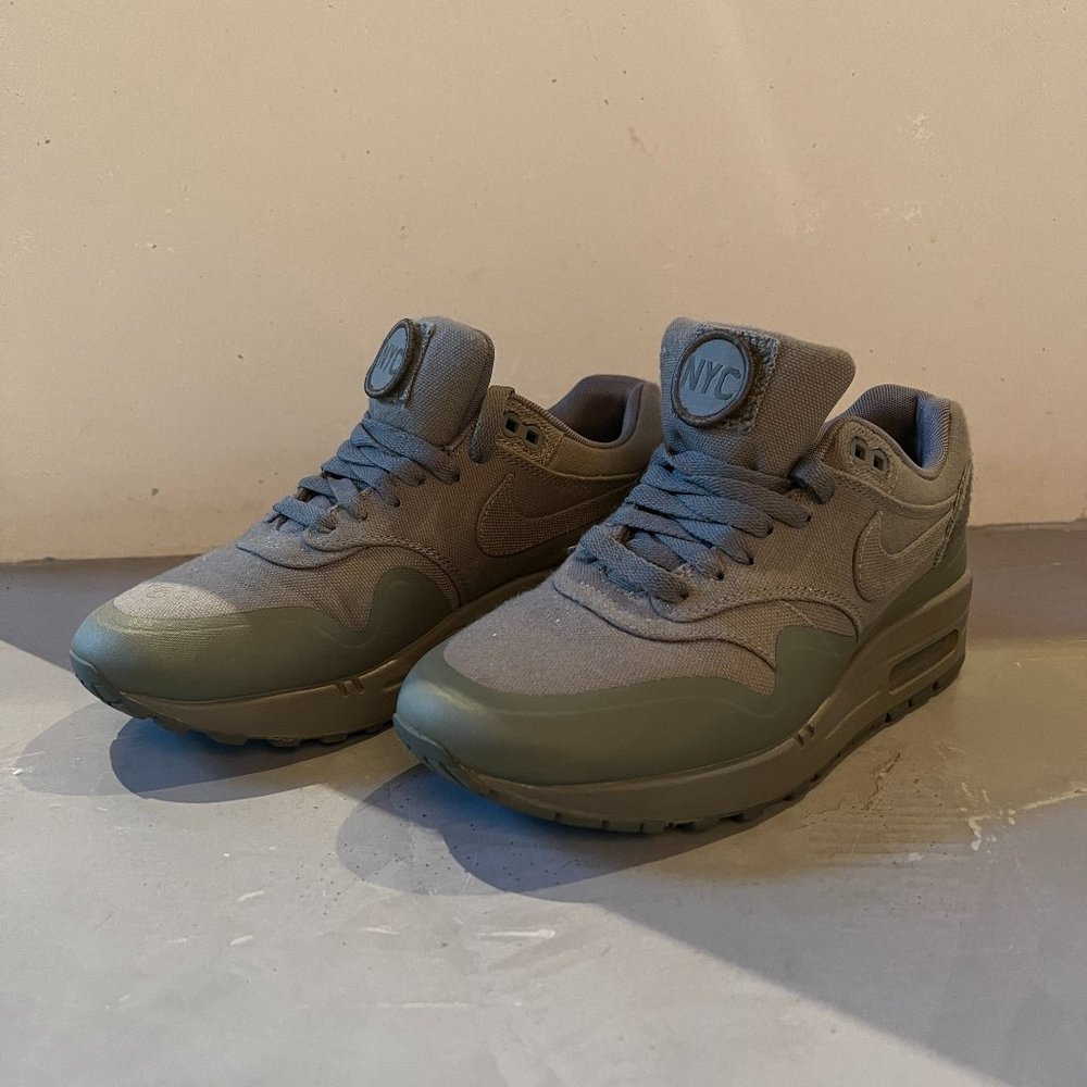 Army Green Nike Air Max 90 Size 7.5